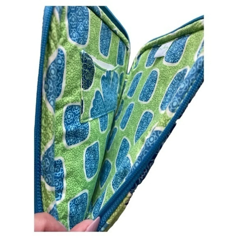 Vera Bradley Doodle Daisy Tablet E Reader Tech Case Zip Close Blue Green‎
